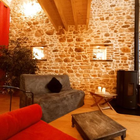 Villa La Grange de Marie à St Angel - Magnifique Grange Rénovée en loft pour 1 à 6 pers à Saint-Angel  Extérieur photo