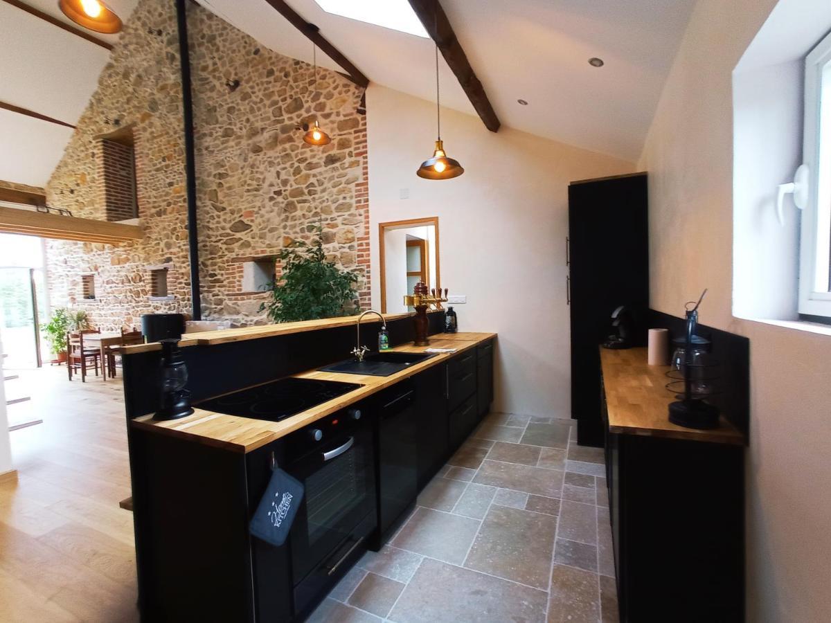 Villa La Grange de Marie à St Angel - Magnifique Grange Rénovée en loft pour 1 à 6 pers à Saint-Angel  Extérieur photo