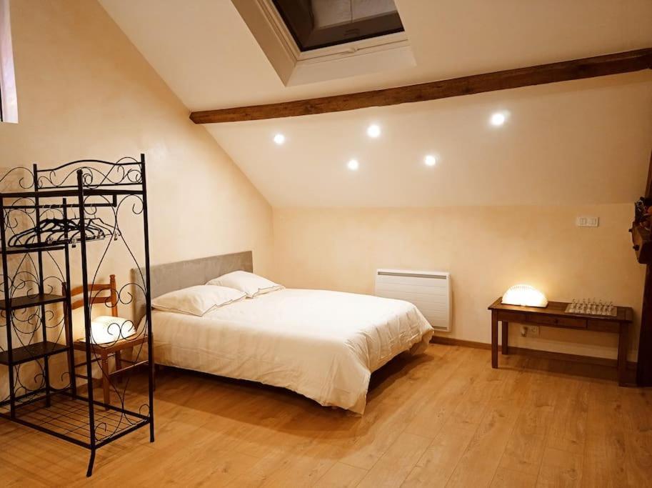 Villa La Grange de Marie à St Angel - Magnifique Grange Rénovée en loft pour 1 à 6 pers à Saint-Angel  Extérieur photo