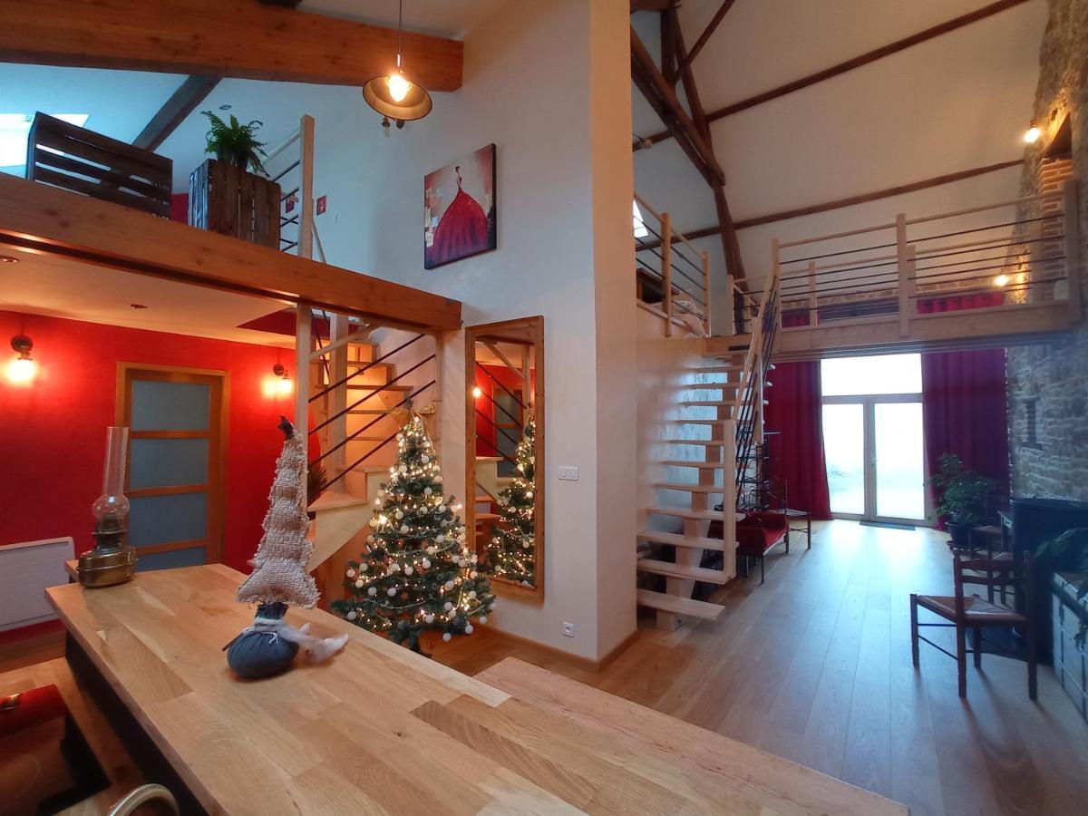Villa La Grange de Marie à St Angel - Magnifique Grange Rénovée en loft pour 1 à 6 pers à Saint-Angel  Extérieur photo