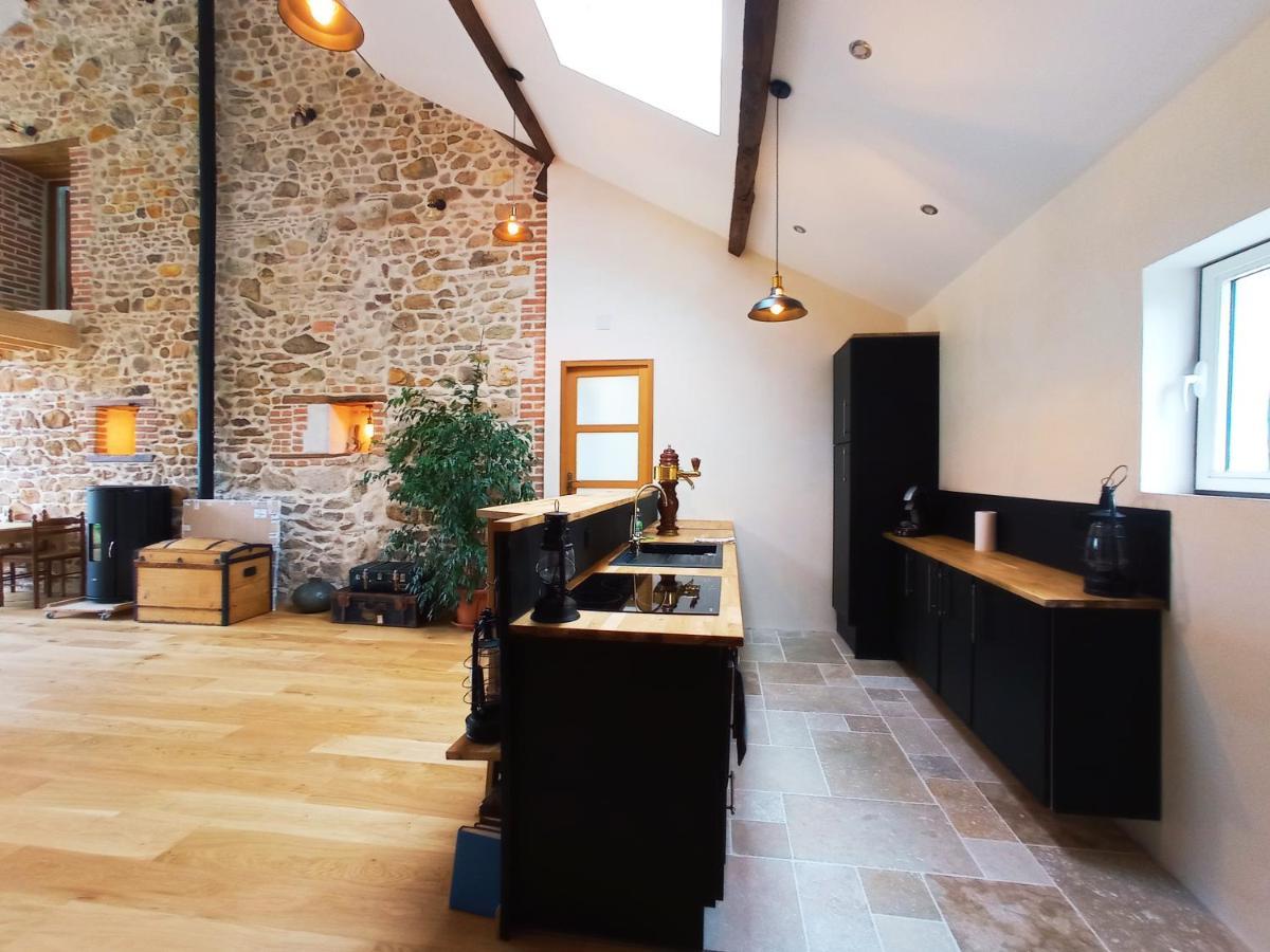 Villa La Grange de Marie à St Angel - Magnifique Grange Rénovée en loft pour 1 à 6 pers à Saint-Angel  Extérieur photo