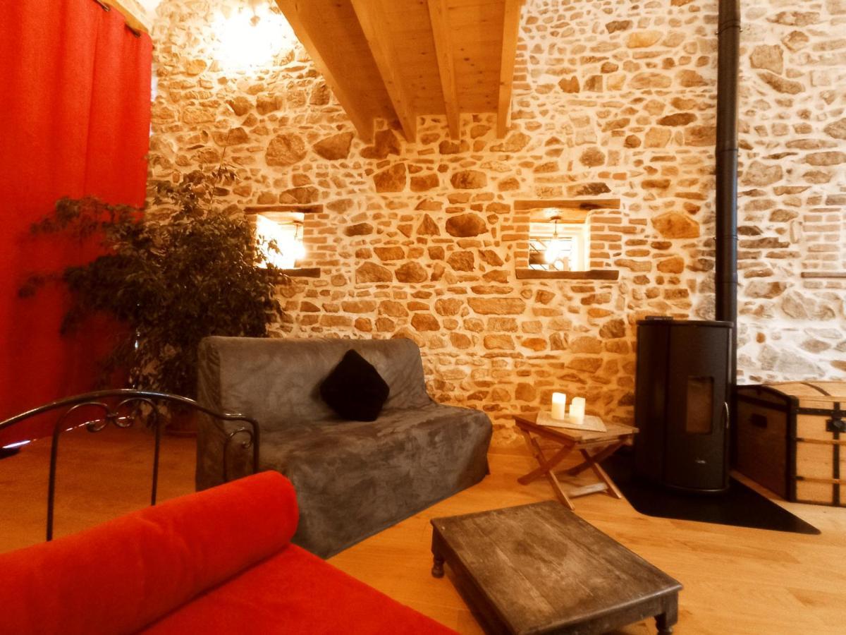 Villa La Grange de Marie à St Angel - Magnifique Grange Rénovée en loft pour 1 à 6 pers à Saint-Angel  Extérieur photo